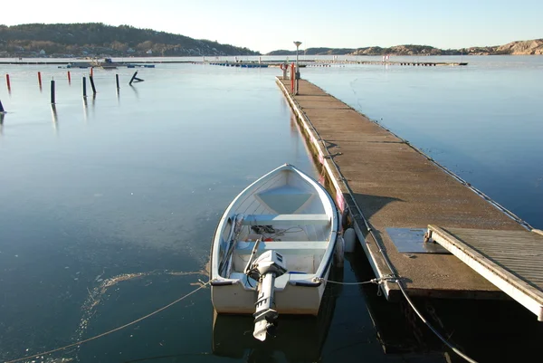 Ruderboot im Winter — Stockfoto