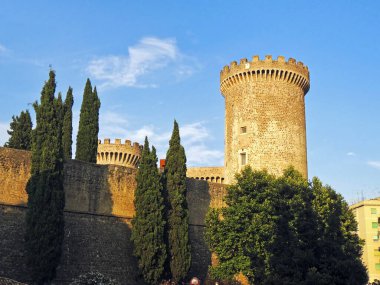 İtalya 'daki Ortaçağ Kalesi