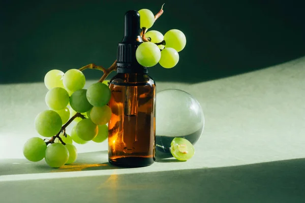 Fresh Grape Grapeseed Oil Glass Bottle Alternative Medicine Concept Bio — Stock Photo, Image