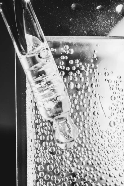 Sauerstoffblasen Hyaluronsäure Wasser Labor Auf Einem Digitalen Mikroskop Bildschirm Hydratation — Stockfoto