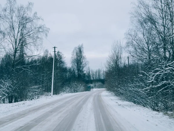 Snowy Road Surrounded Pine Trees Driving Winter Snow Country Road — Stock Photo, Image