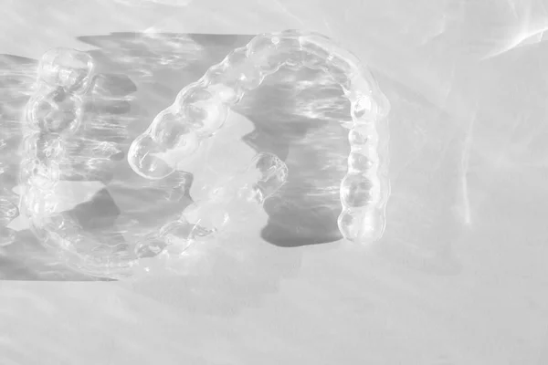 Невидимые Прозрачные Выравниватели Пластиковые Брекеты Стоматологические Фиксаторы Выпрямления Зубов Красивой Лицензионные Стоковые Фото