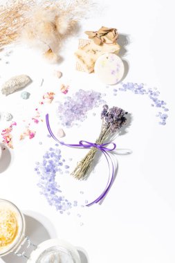 Alternatif cilt bakımı ev yapımı kozmetik, önlük, doğal malzemeli sabun, cilt ve vücut sağlığı ve tedavi ürünleri