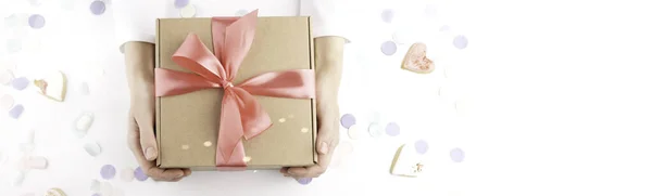 Beauty Woman Hands Holding Elegant Festive Gift Box Pink Bow Стоковая Картинка