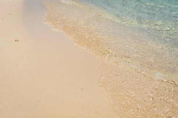Küste, Brandung, blaues Meer, weißer Sand — Stockfoto