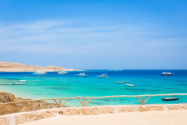 Güzel Denizi ve beyaz plaj