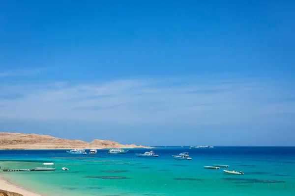 güzel deniz manzara - plaj, deniz, gökyüzü, tekneler, gemiler