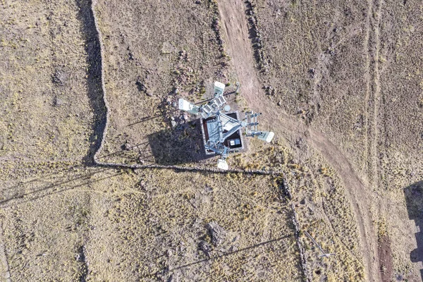 4G ve 5G hücresel ağlı telekomünikasyon kulelerinin hava görüntüsü