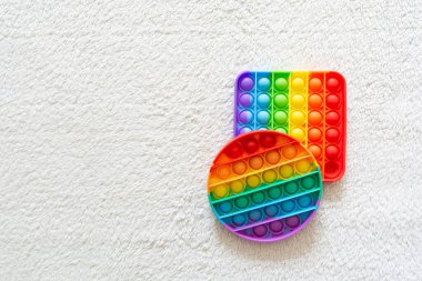 Modern moda oyuncak. Esnek silikon malzemeli çocuklar için.