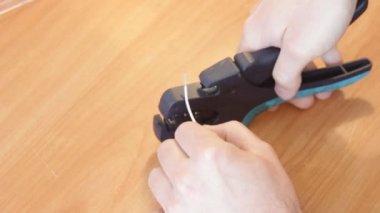 Closeup tel clampping