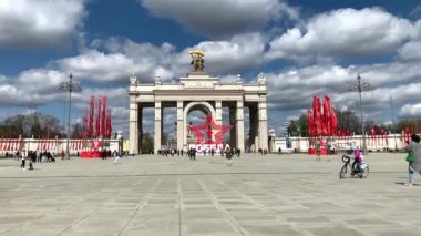 Zafer gününe hazırlanıyorum. VDNH Rusya 'da zafer günü tatili. Moskova. Mayıs.