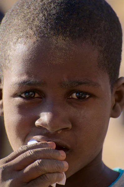 Jeune garçon africain — Photo