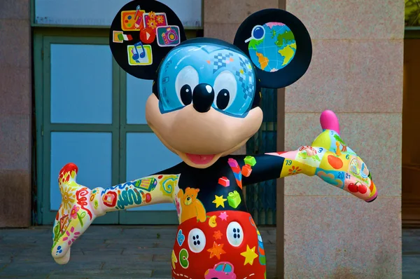 Sebuah Mickey Mouse berwarna-warni — Stok Foto