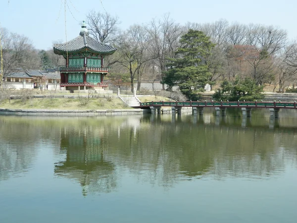Pagoda v parku, Jižní Korea, Soul — Stock fotografie