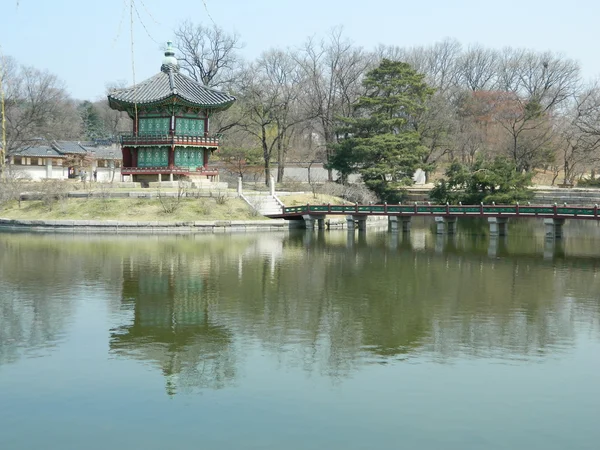 Pagoden i park, Sydkorea, Seoul — Stockfoto