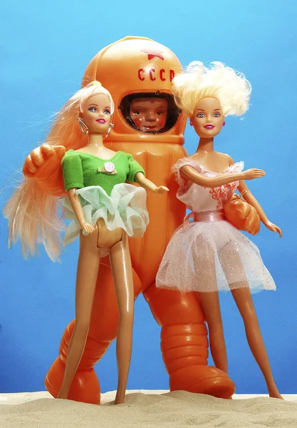 Sovyet astronot ve Barbie — Stok fotoğraf