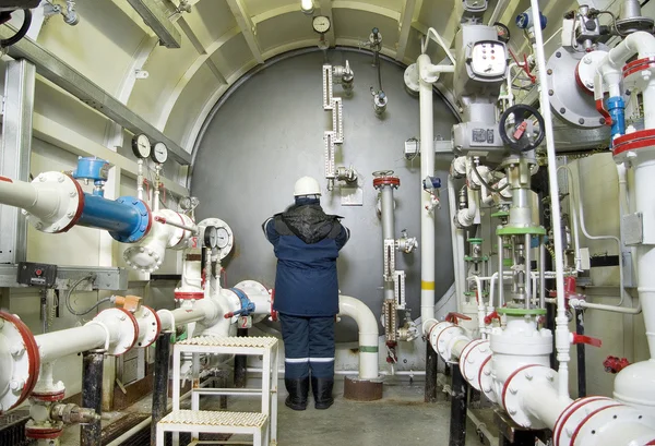 Extraction of oil — Stock Photo, Image