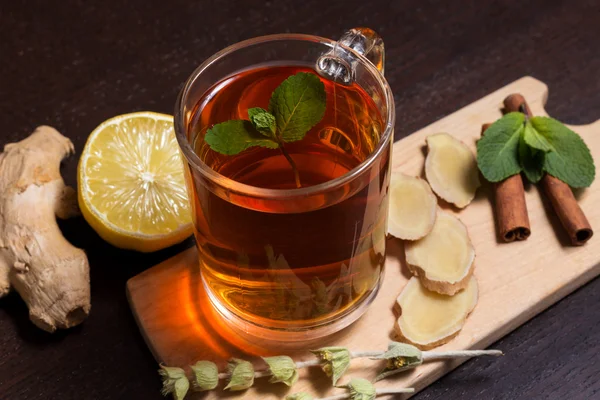 Naneli ve limonlu zencefilli çay