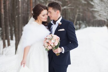 Güzel düğün çifti açık