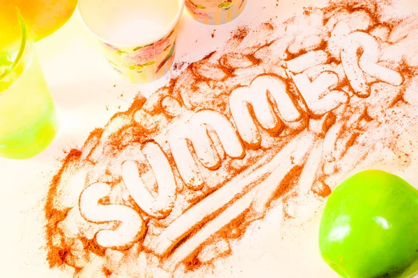 Tarçın beyaz bir tablo