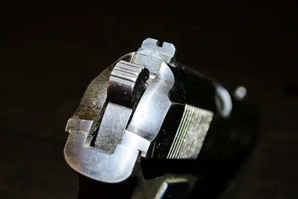 Gun pistol at close range — Stock Photo, Image