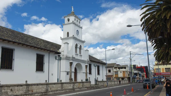 Salcedo Cotopaxi Equador Junho 2021 Pessoas Caminhando Frente Igreja San — Fotografia de Stock