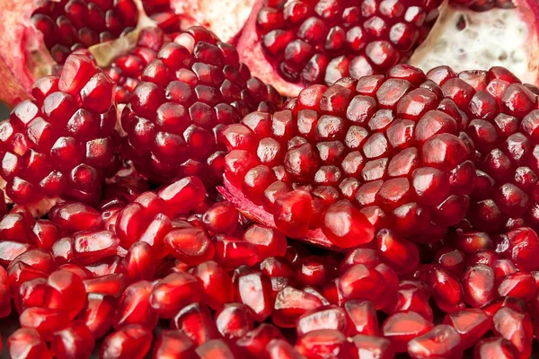 Гранат красный фруктовый макро — стоковое фото