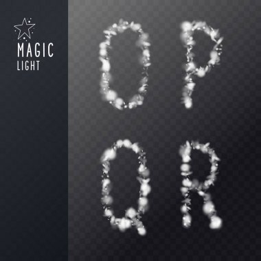 Bulutlardan Latin alfabesinin dekoratif harfleri. Şeffaf parçacıklardan oluşan büyük harf.