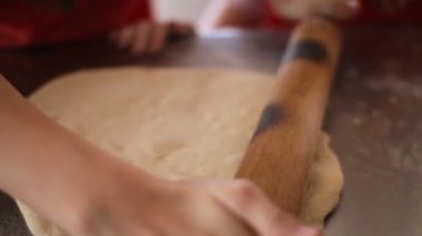 pizza hamuru haddeleme