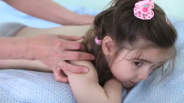 Baby girl enjoying massage — Stock Video © djsvet.list.ru ... 