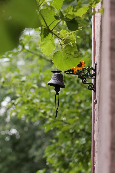 şehir dışında içinde ev bahçe