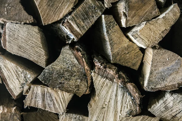 Huş forewood (fuelwood) ön plan