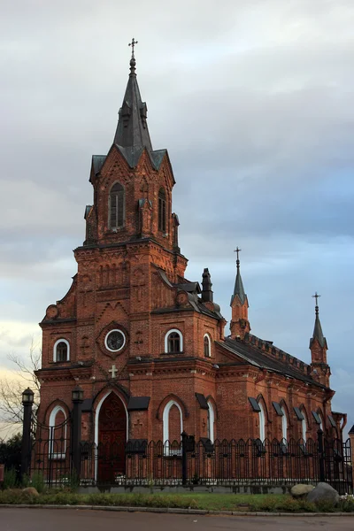 Red brick ancient catholic cathedral in gothic style in Vladimir — Stock Photo, Image