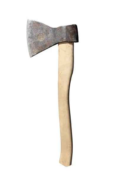Ferro tradicional machado enferrujado com cabo de madeira isolado closeup o — Fotografia de Stock
