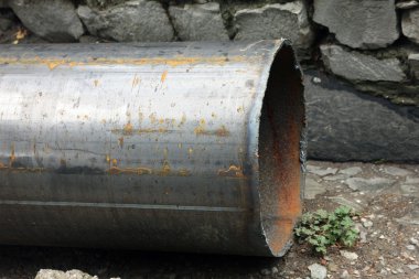 paslı su boru closeup kesmek