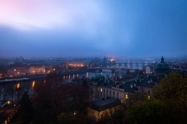 Praga Com Pontes Sobre Rio Vltava Durante Manhã Temperamental República — Fotografia de Stock