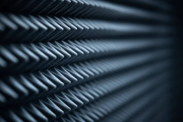 Ses kayıt odasında gri nemlendirici akustik köpük.