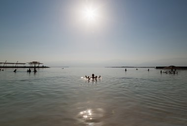 Dead sea içinde banyo kız 