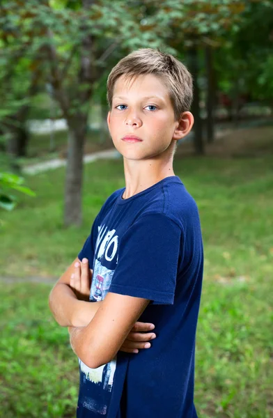 Portrait of a boy in the Park. — Stock Photo, Image