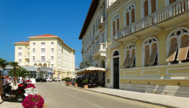 Sarı Hırvatistan'da inşa tarihi.