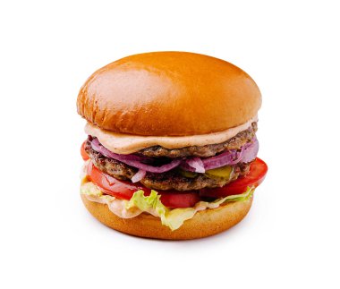 Bu çift burger iki sulu köfte, taze marul, olgun domates, kırmızı soğan ve kremalı sos içeriyor, hepsi de altın, yumuşak bir çöreğin arasına yerleştirilmiş. Hamburgerciler için mükemmel..