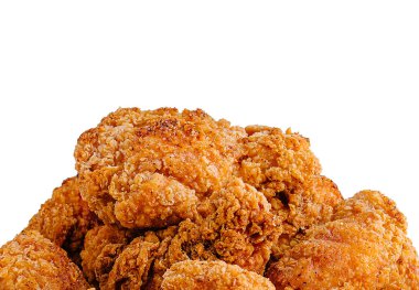 Altın sarısı kızarmış tavuk, çıtır çıtır dokusunu ve lezzetli baharatını sergiliyor. Sağlıklı bir yemek için mükemmel, bu yemek sıradan bir lokantada pek çok kişi tarafından beğenilir..