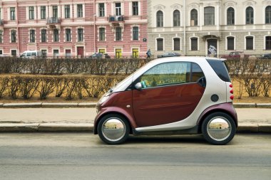 Küçük binek otomobil.