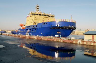 İskeleye nükleer Buzkıran.