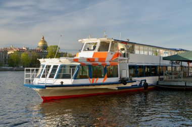 Turist gemisi yatak.