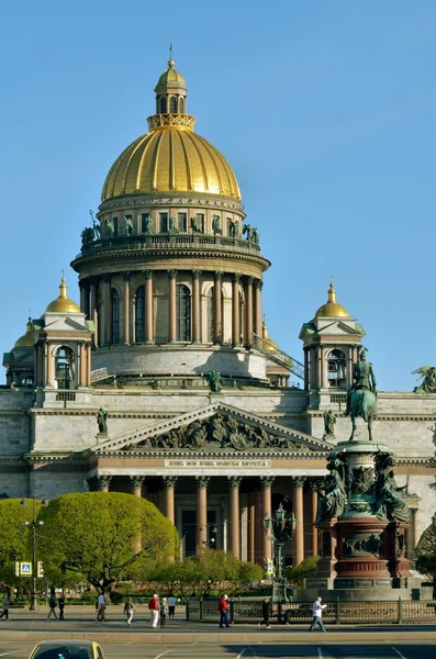 Cathédrale Saint-Isaac à Saint-Pétersbourg. — Photo