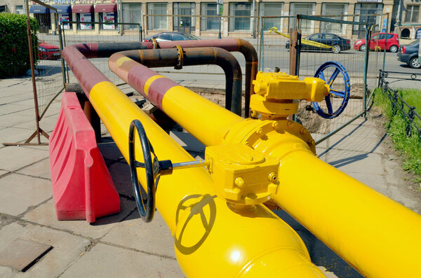 Наземная прокладка трубопровода
.