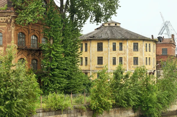 Старі будівлі в порту . — стокове фото