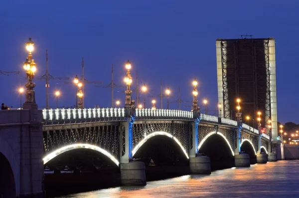 The drawbridge in the city. — Stock Photo, Image