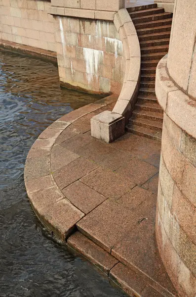 El descenso a las escaleras del río . — Foto de Stock